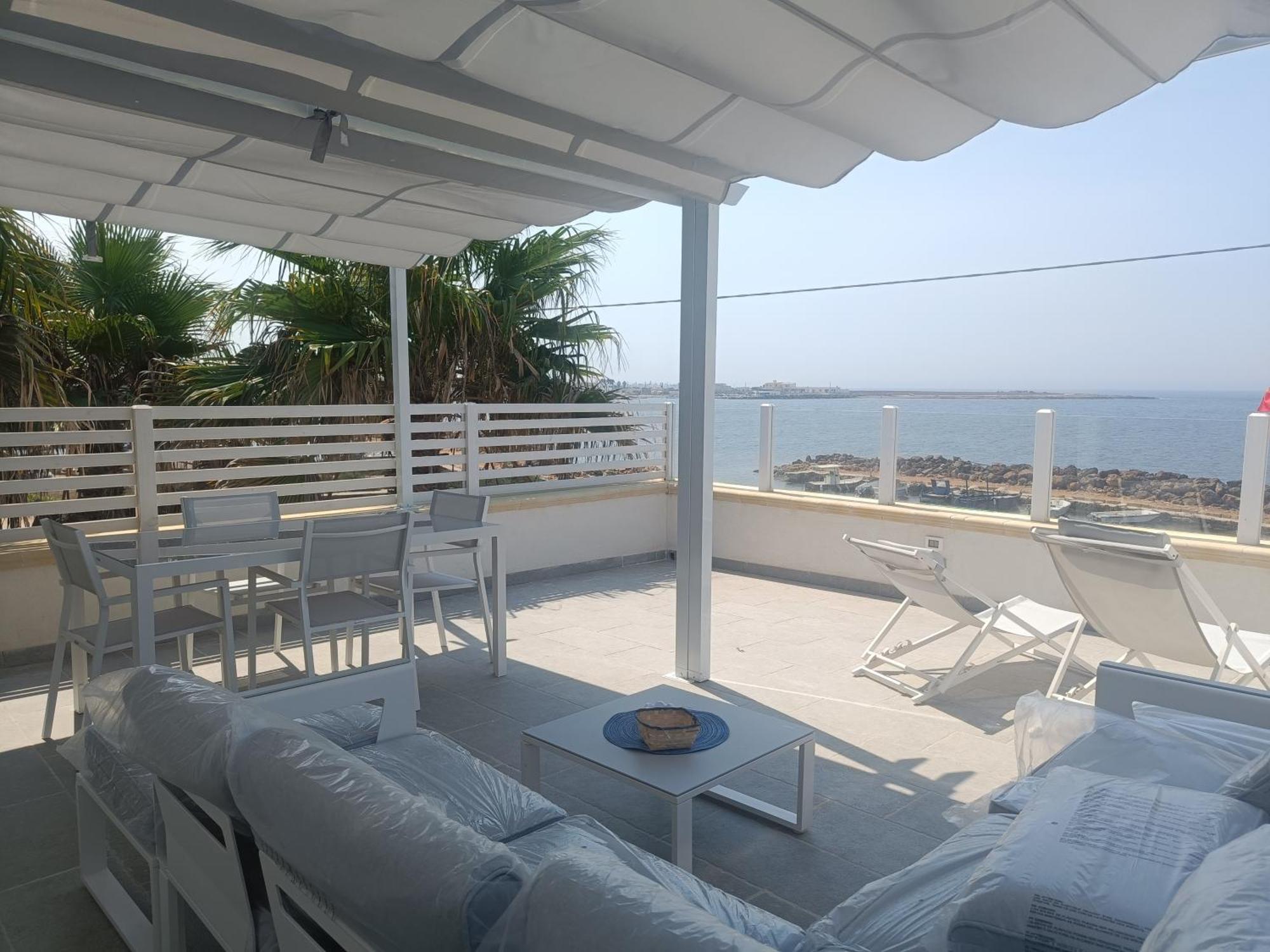 Divino Appartamenti Vista Mare ペトロジーノ エクステリア 写真