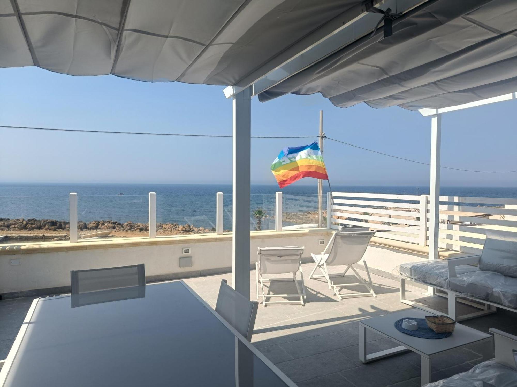 Divino Appartamenti Vista Mare ペトロジーノ エクステリア 写真